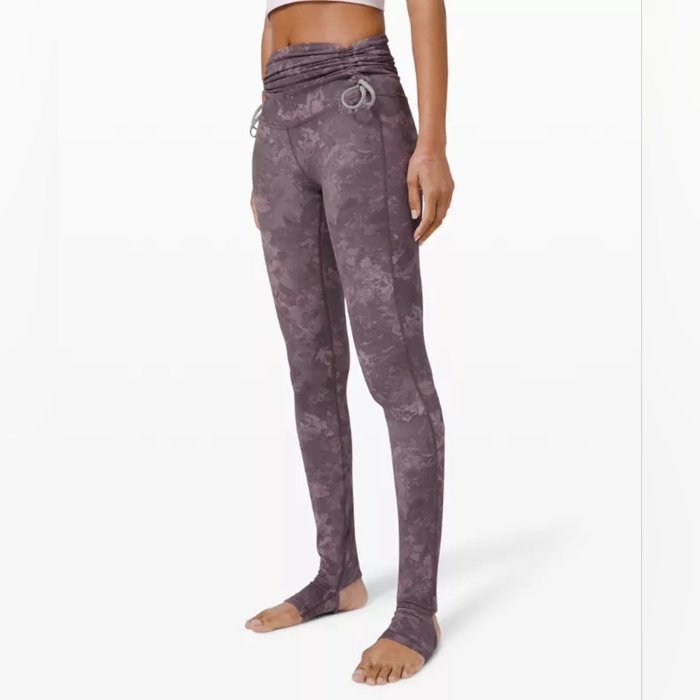 # 516 Lululemon Hug your Core Super High-Rise Tight 28"